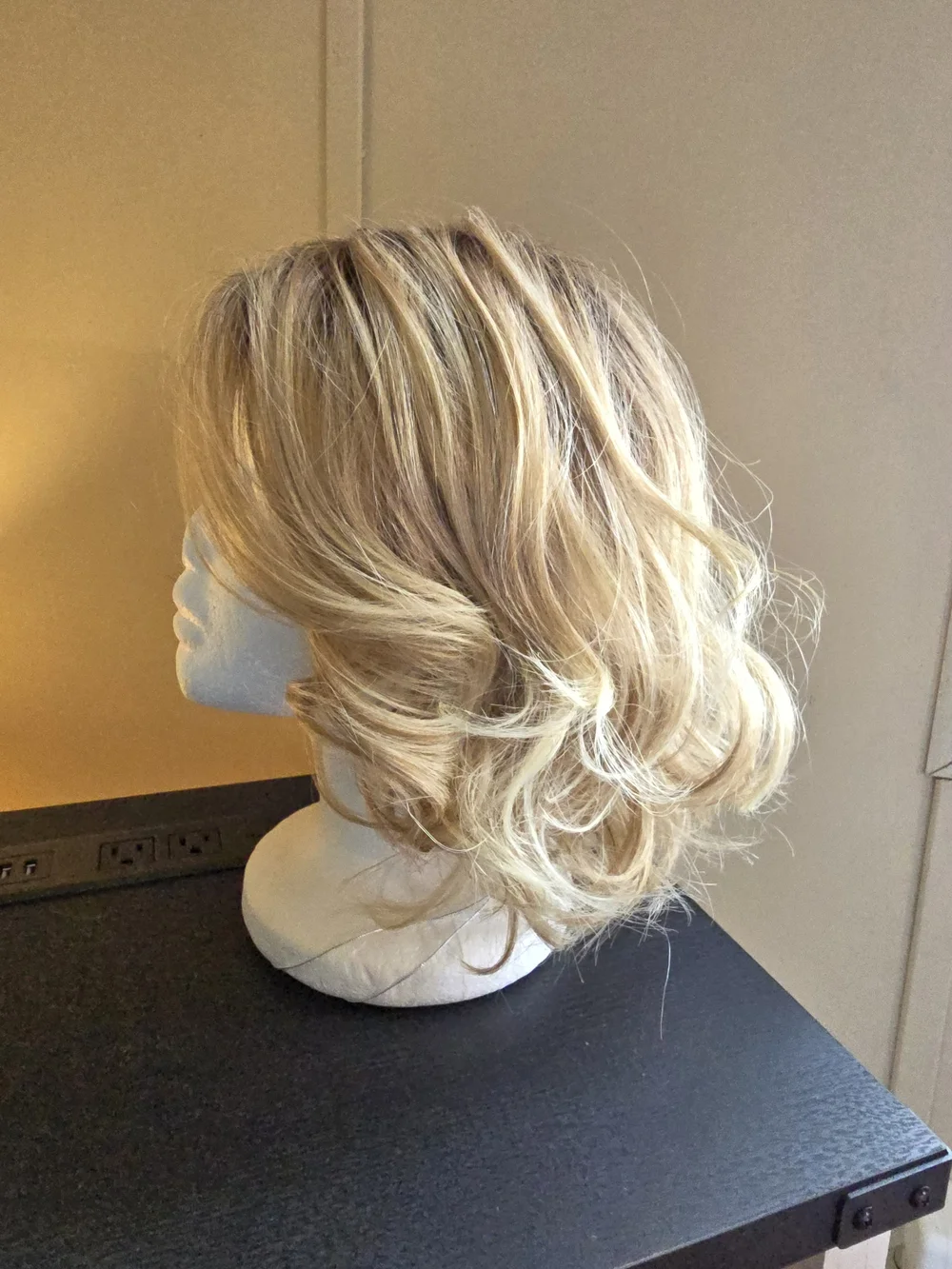 Bombshell Wig By Hairdo Rooted Golden Wheat SS14/88